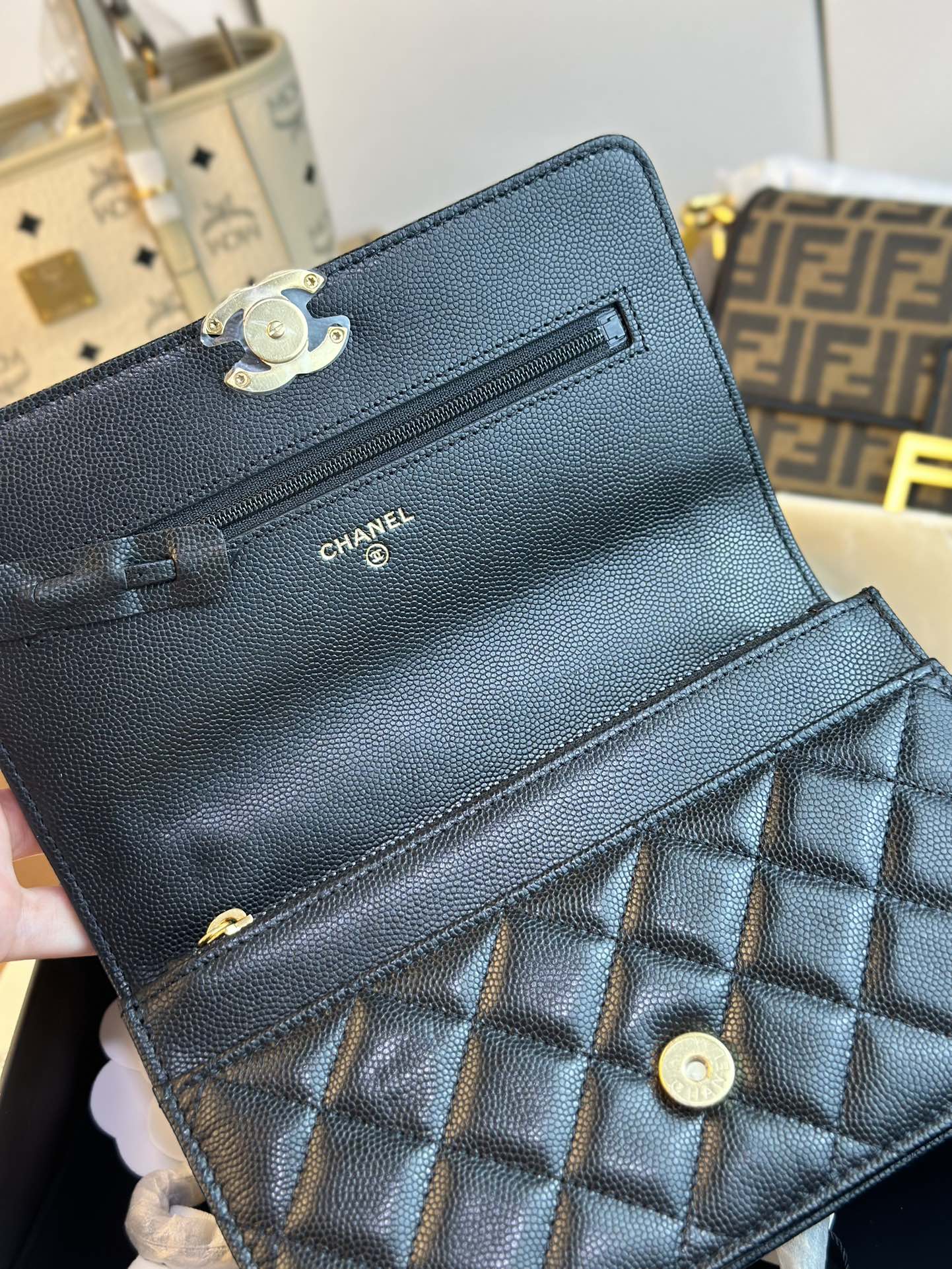 CHANEL 22K