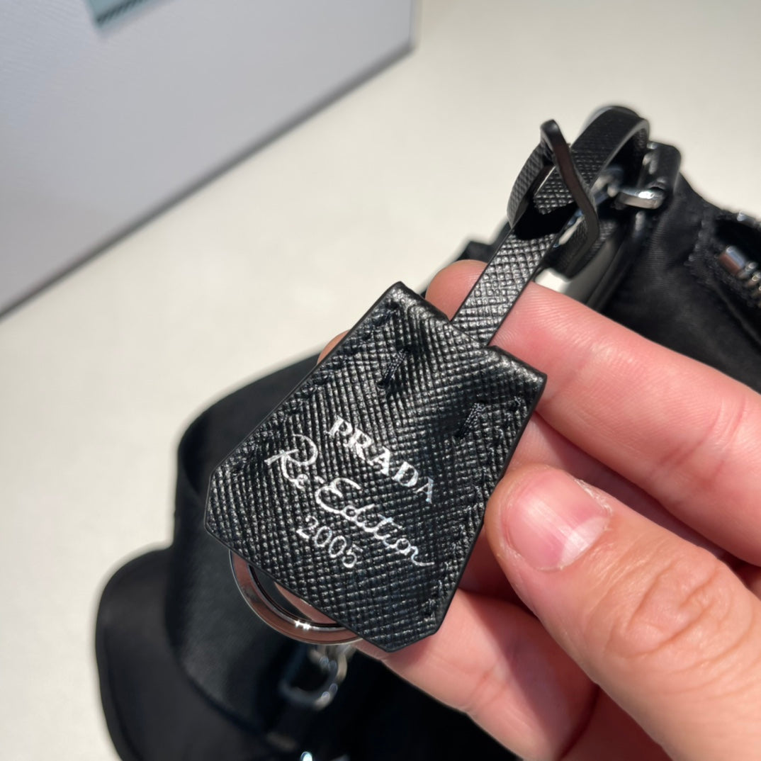 PRADA/3-in-1 shoulder bag/chain bag/hobo bag