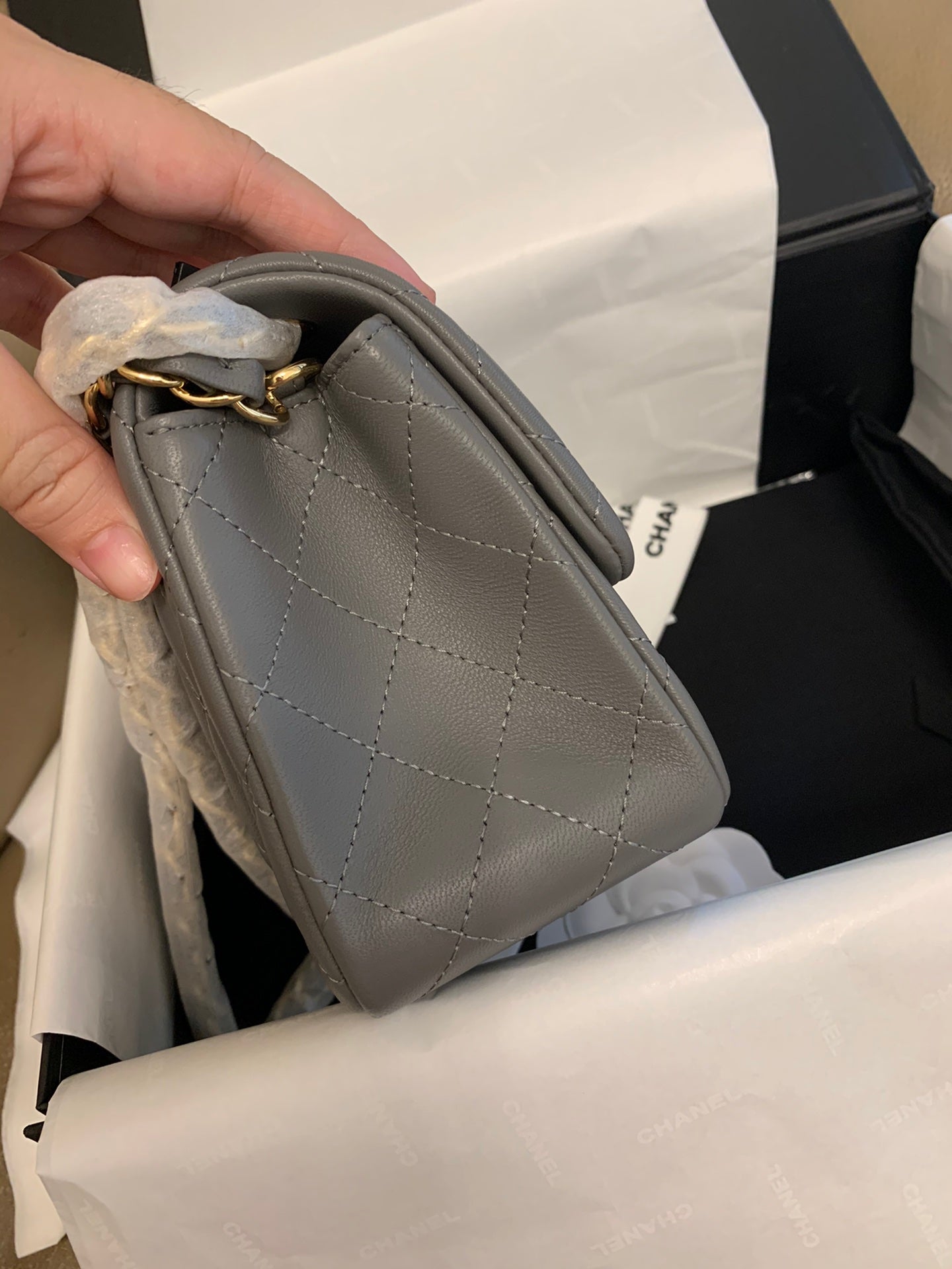 CHANEL 22A Classic Flap CF
