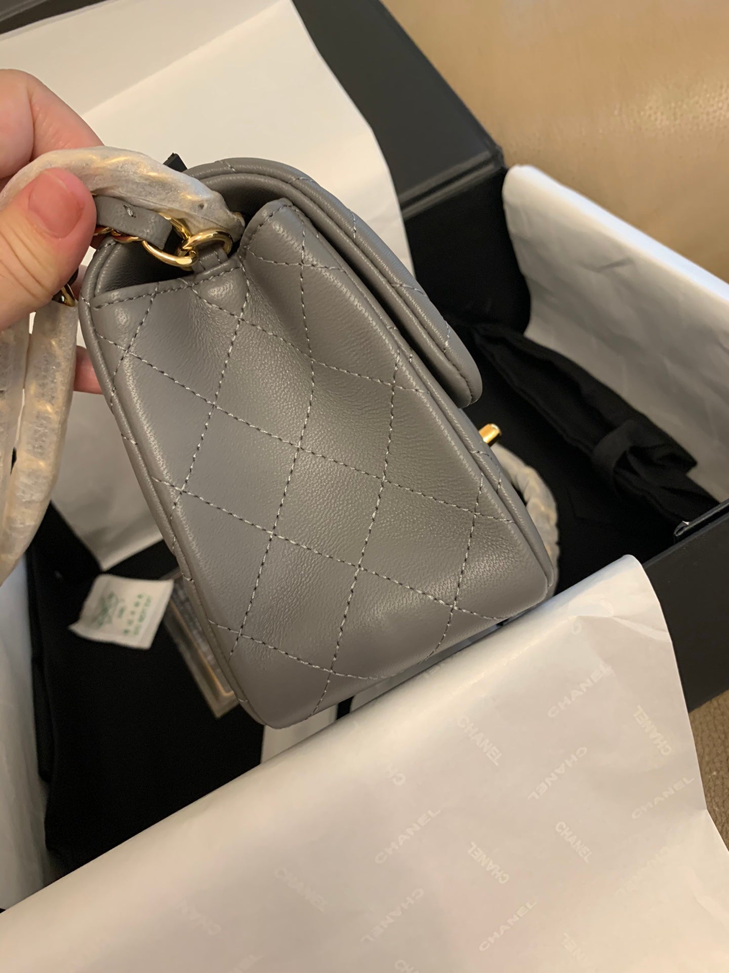 CHANEL 22A Classic Flap CF