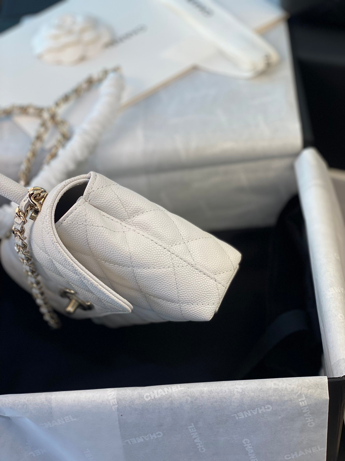CHANEL 24K COCO handle