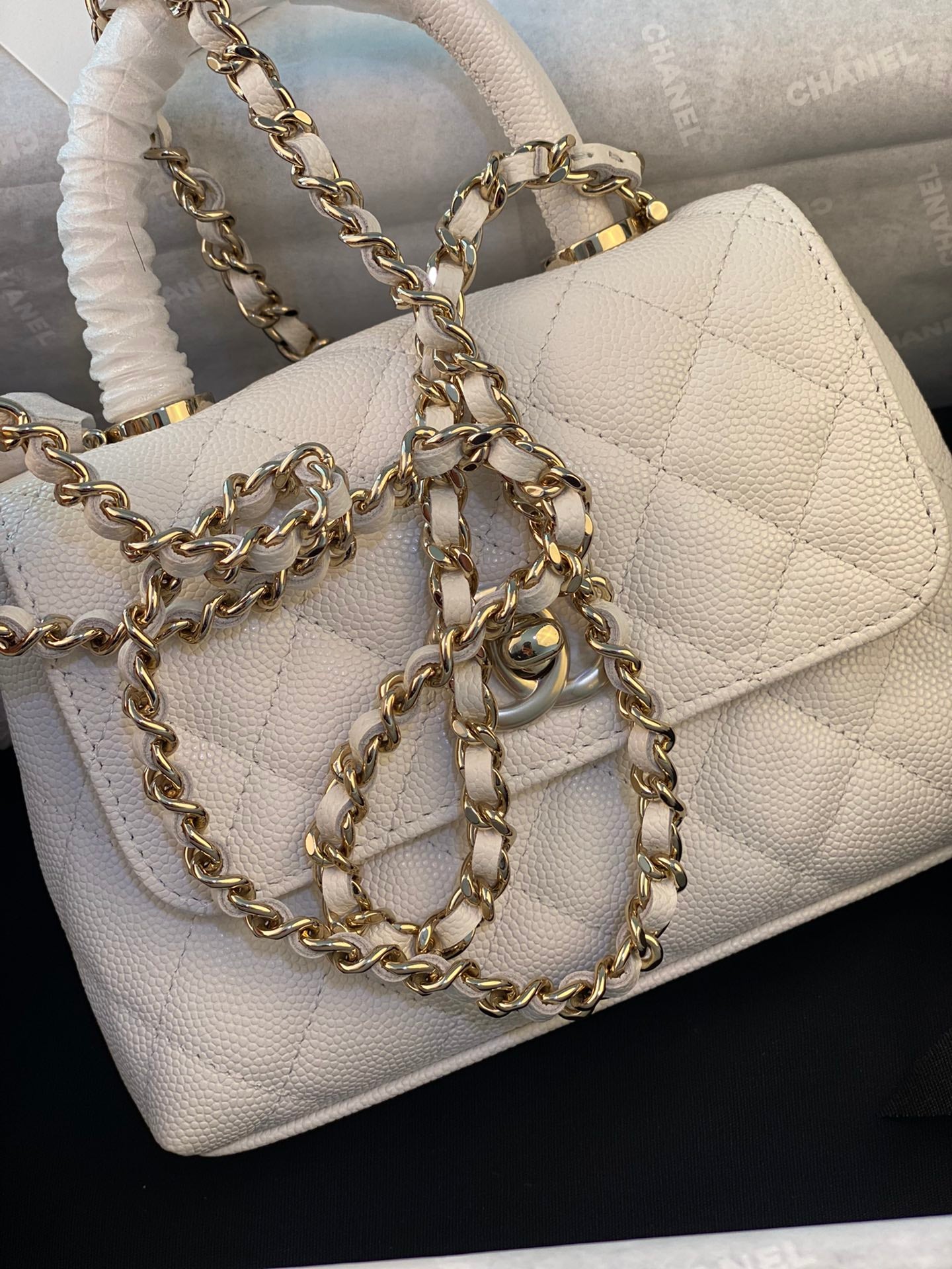 CHANEL 24K COCO handle