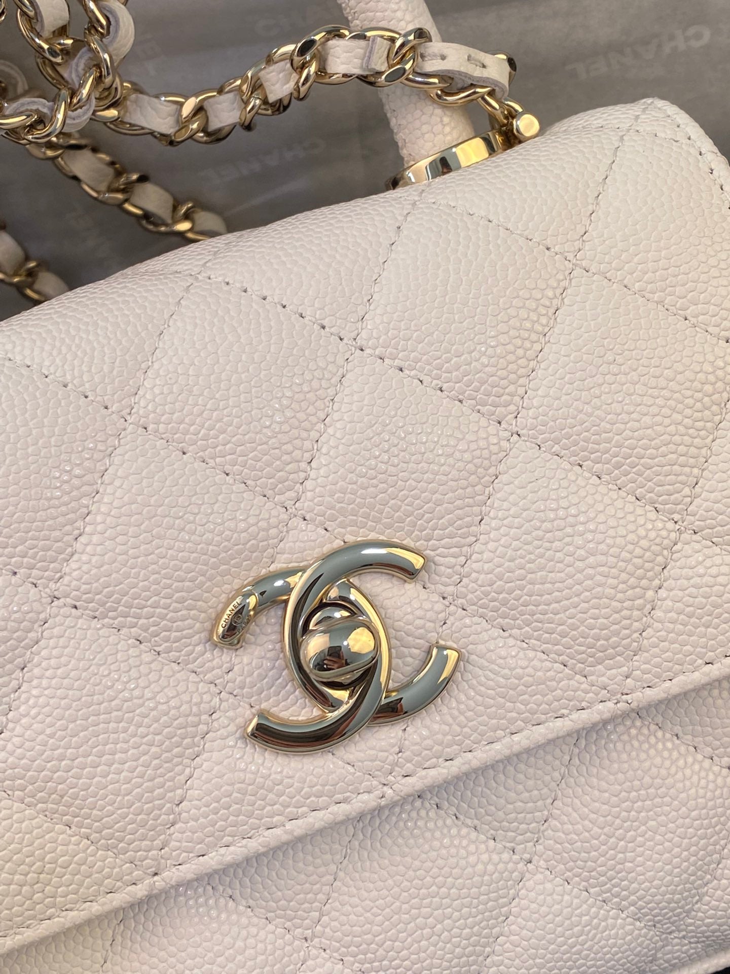 CHANEL 24K COCO handle