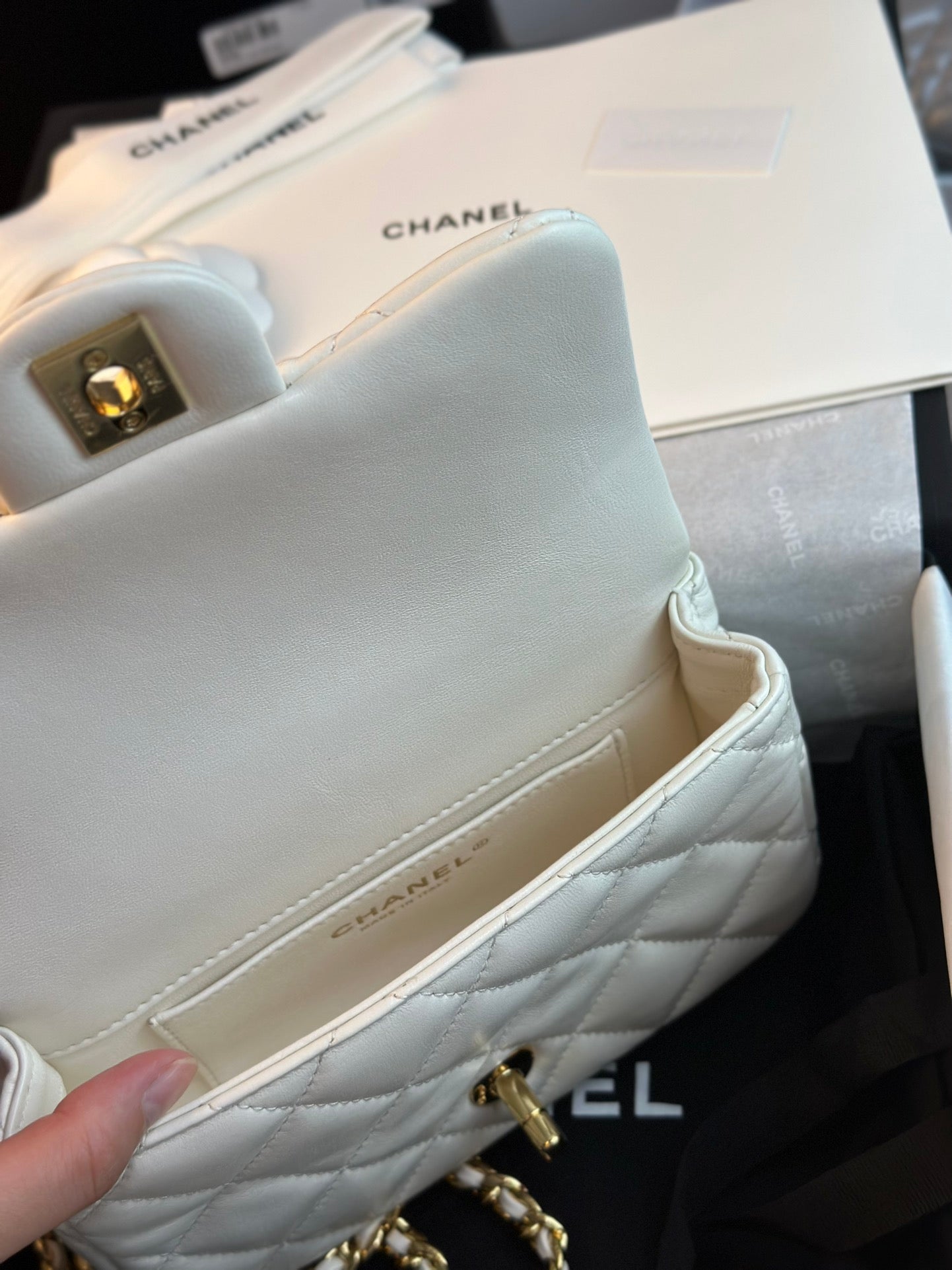 CHANEL 24s