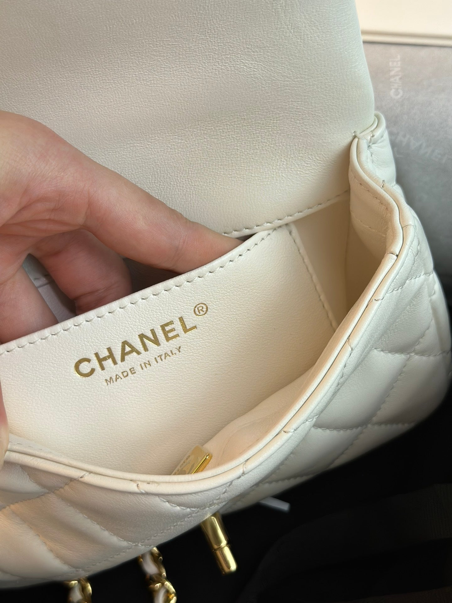 CHANEL 24s