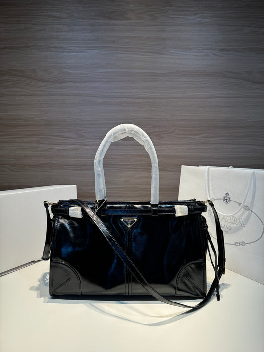 PRADA / soft lux series / leather / handbag / large size for women / black