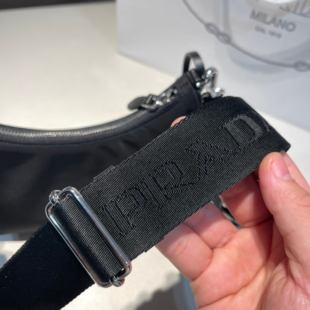 PRADA/3-in-1 shoulder bag/chain bag/hobo bag