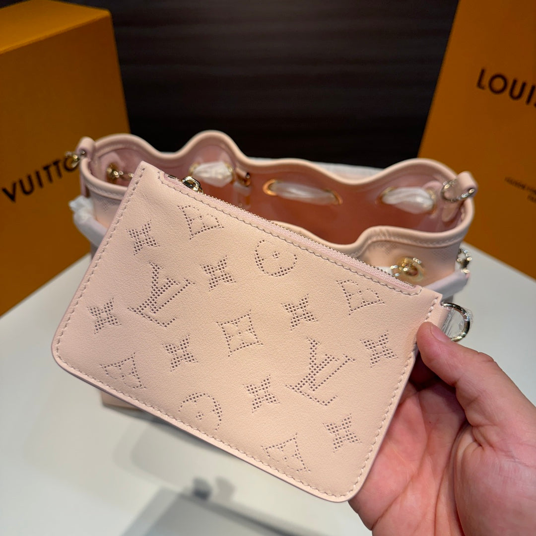 Louis Vuitton/Full leather embossed shoulder chain bag/Light pink