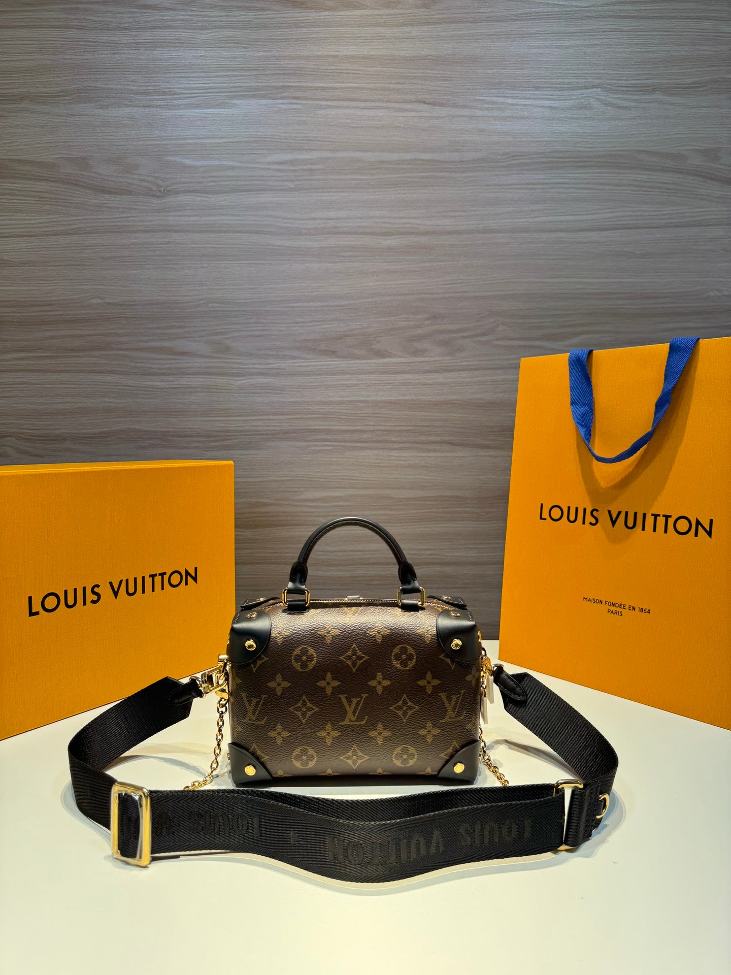 Louis Vuitton/New Monogram Handbag/Shoulder Bag/PETITE MALLE SOUPLE/Handbag/Black