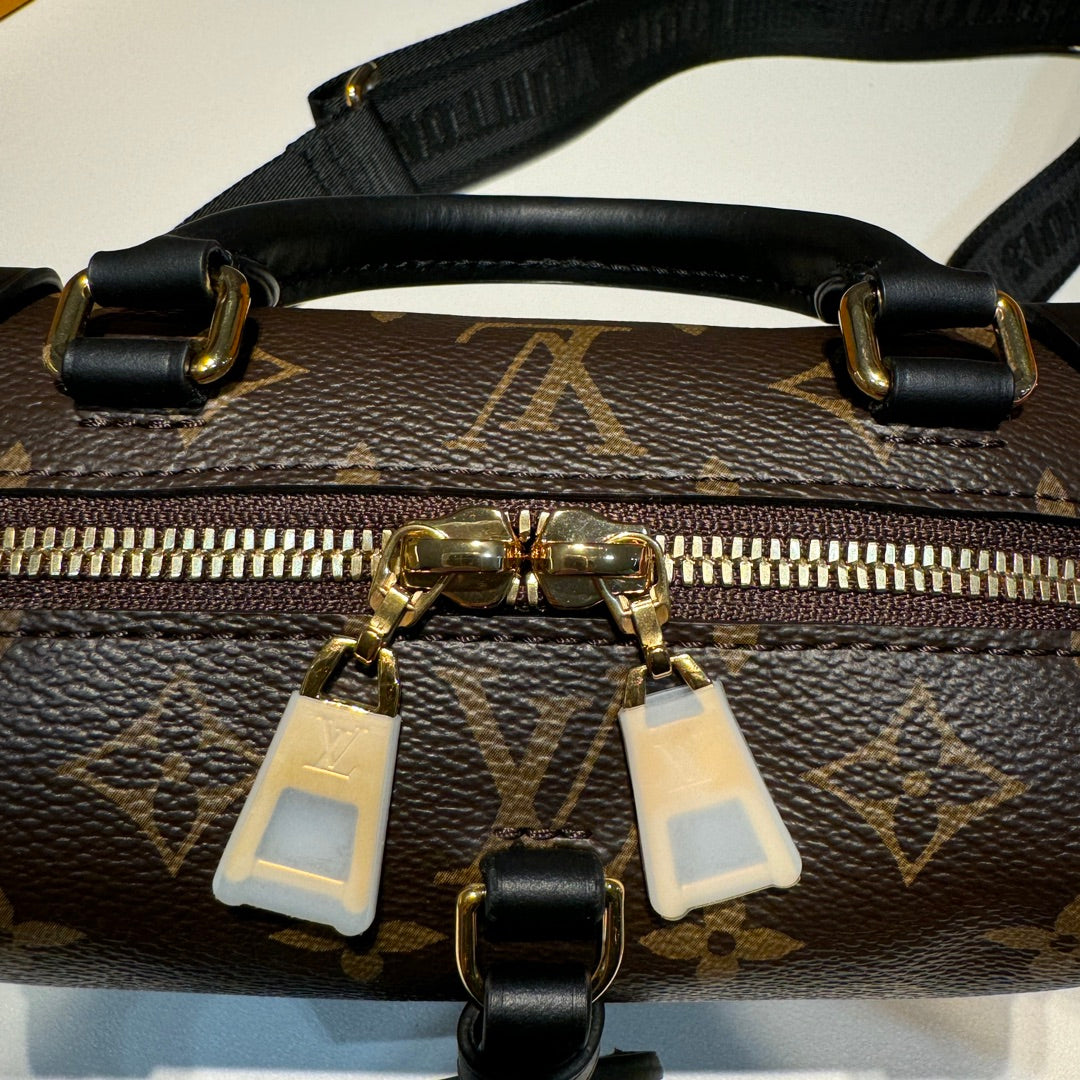 Louis Vuitton/New Monogram Handbag/Shoulder Bag/PETITE MALLE SOUPLE/Handbag/Black