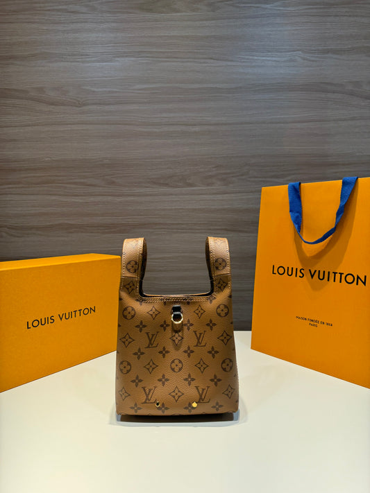 LOUIS VUITTON/ Atlantis BB/ Cowhide leather/ Shoulder and crossbody handbag/ Small size/ Ladies brown