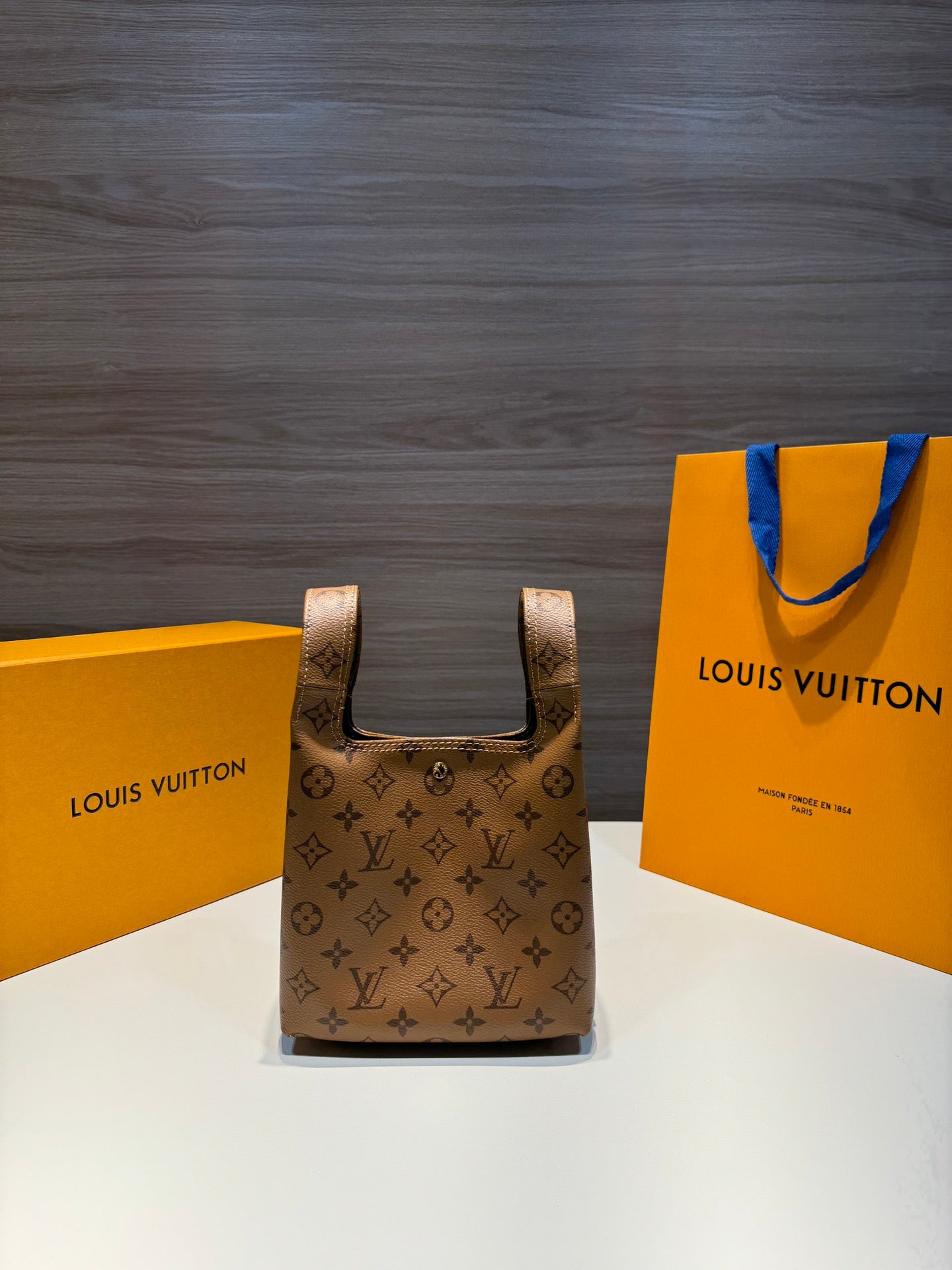 LOUIS VUITTON/ Atlantis BB/ Cowhide leather/ Shoulder and crossbody handbag/ Small size/ Ladies brown