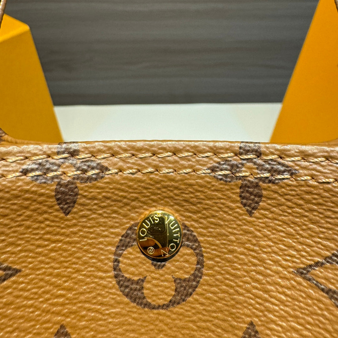 LOUIS VUITTON/ Atlantis BB/ Cowhide leather/ Shoulder and crossbody handbag/ Small size/ Ladies brown