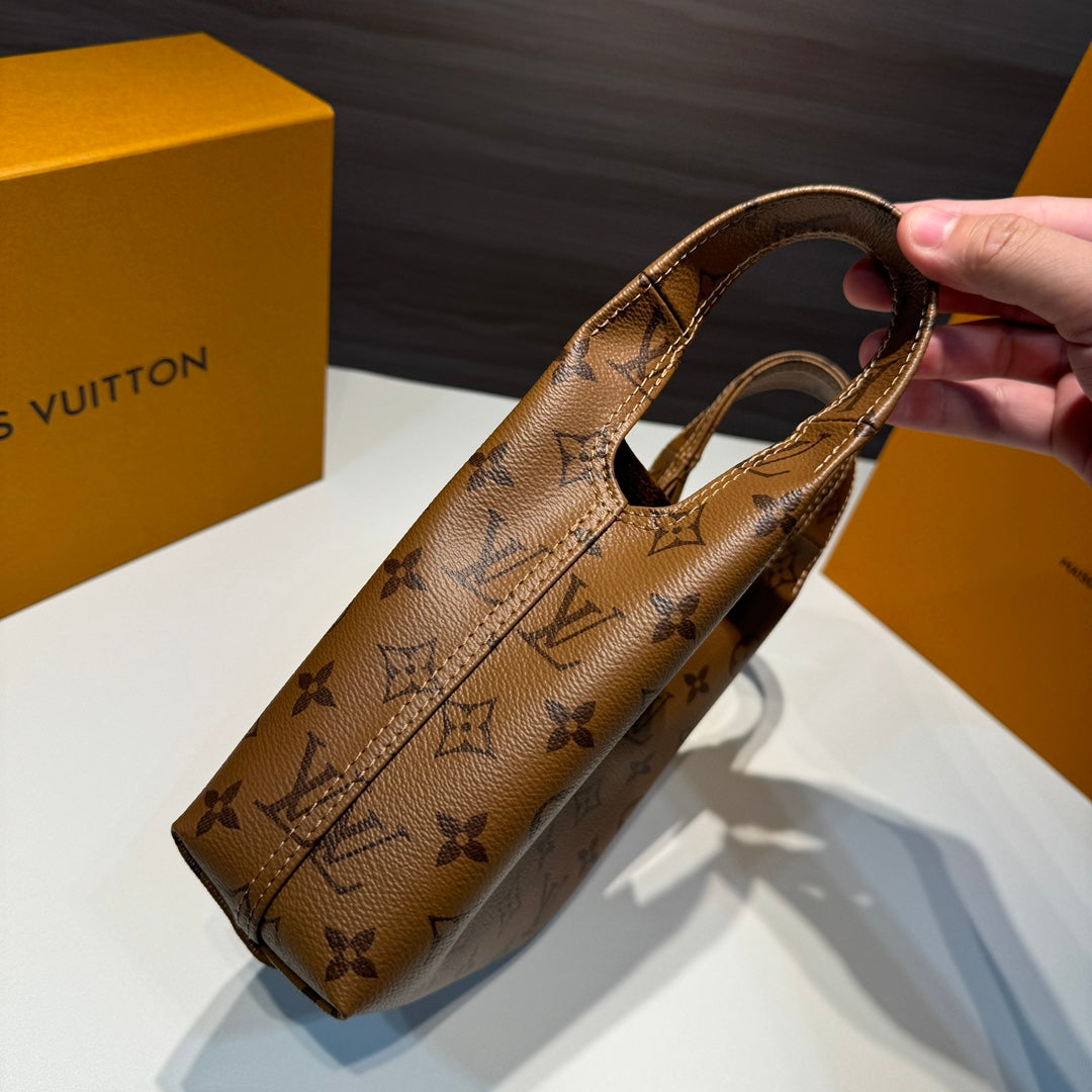 LOUIS VUITTON/ Atlantis BB/ Cowhide leather/ Shoulder and crossbody handbag/ Small size/ Ladies brown