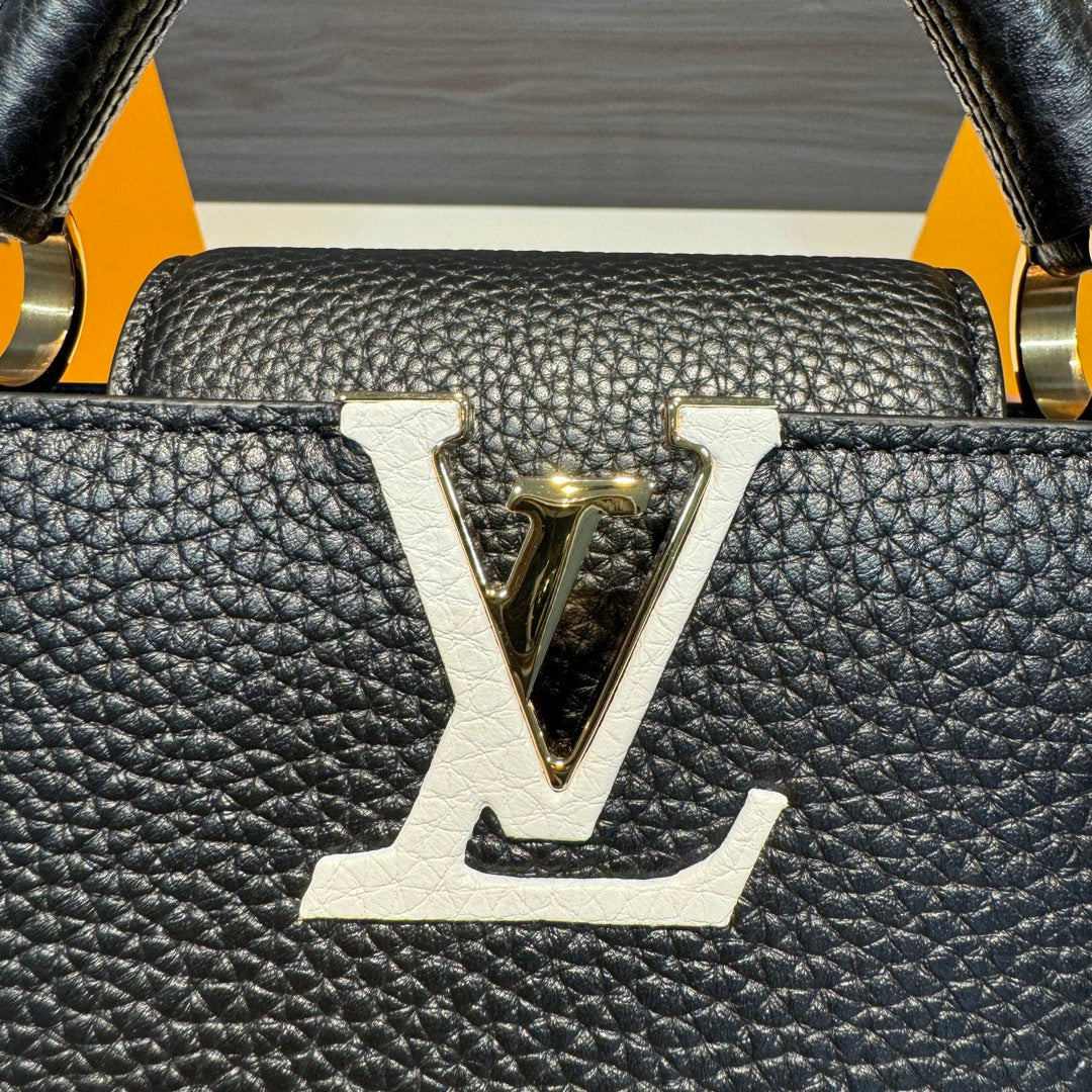 Louis Vuitton/Handbag/Black floral padlock/Mini/Capucines Dimensions: 21 x 14 x 8 cm