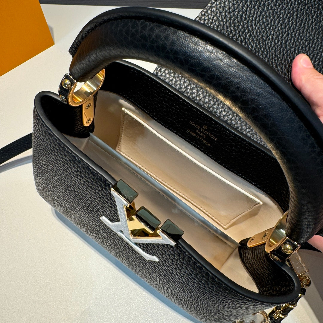 Louis Vuitton/Handbag/Black floral padlock/Mini/Capucines Dimensions: 21 x 14 x 8 cm