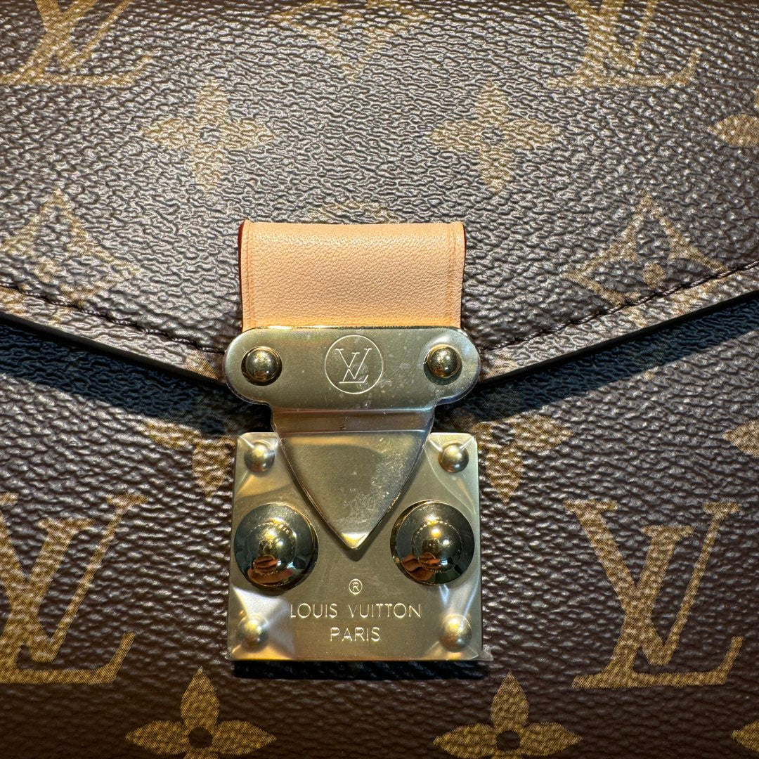 Louis Vuitton/horizontal version/monograph/messenger bag/Pochette Metis East West/small