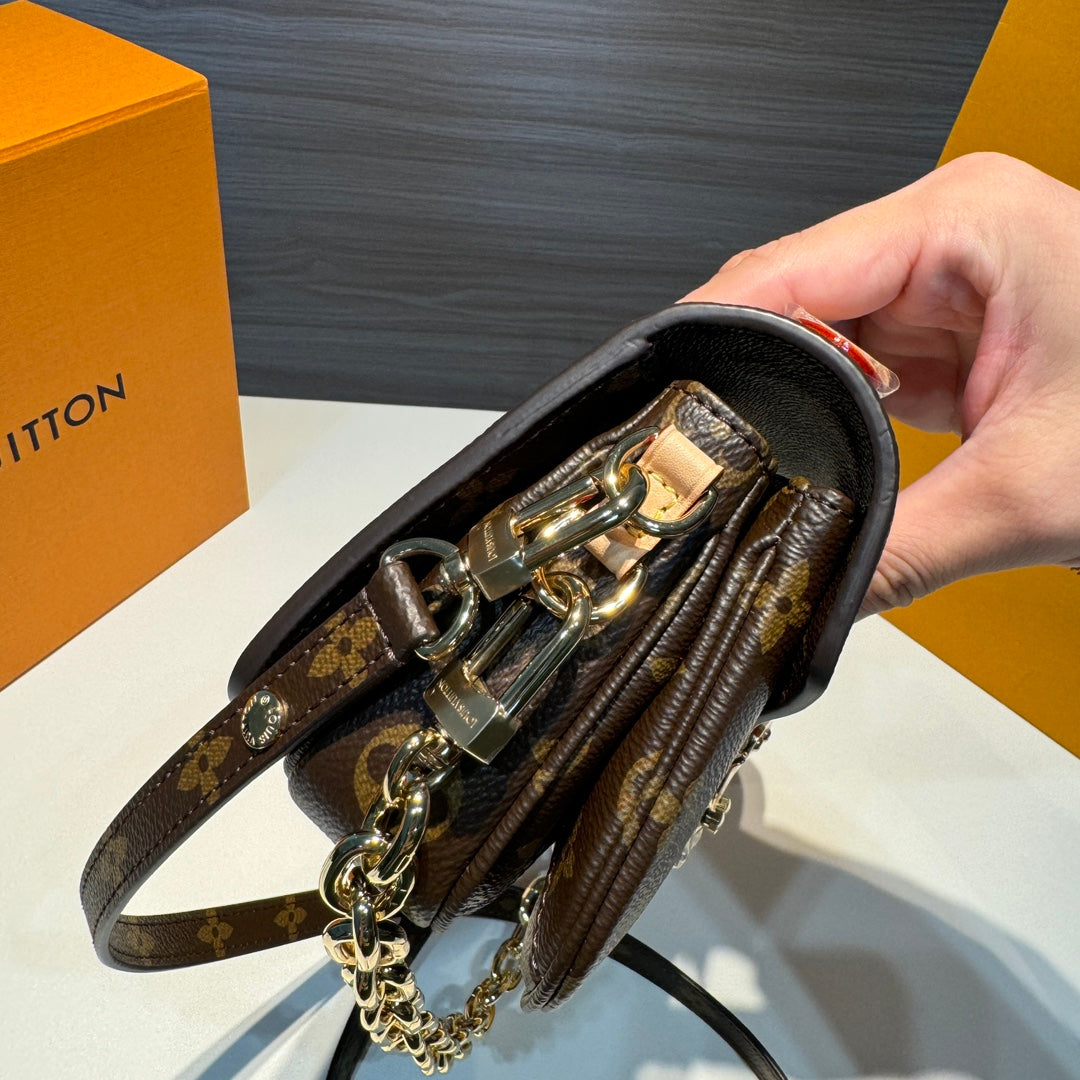 Louis Vuitton/horizontal version/monograph/messenger bag/Pochette Metis East West/small