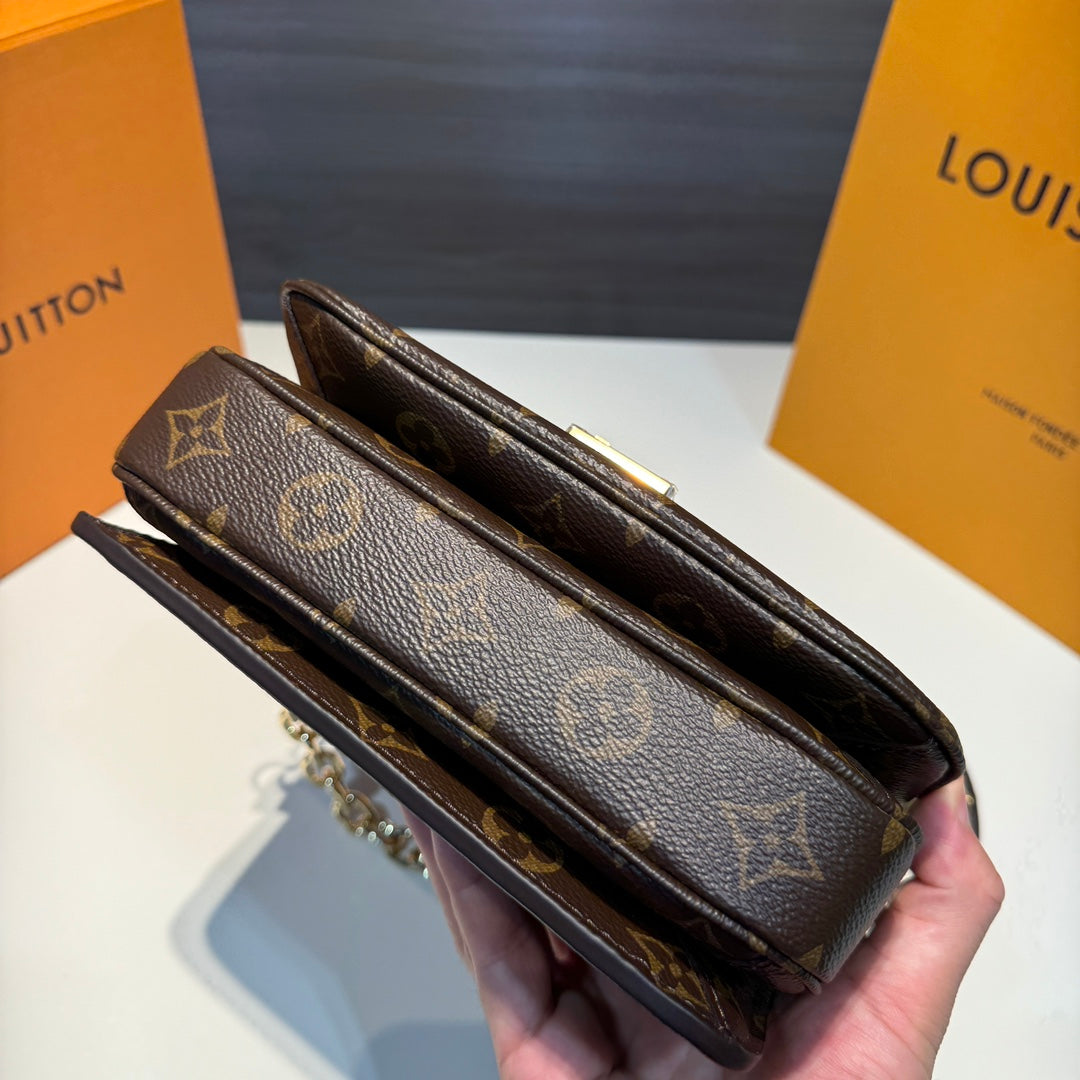 Louis Vuitton/horizontal version/monograph/messenger bag/Pochette Metis East West/small