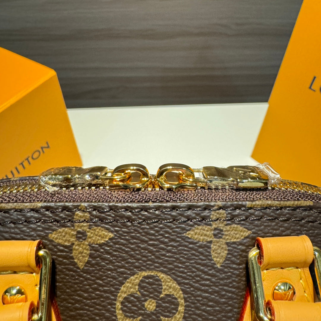 LOUIS VUITTON /Alma nano/ Shell bag/Handheld shoulder bag/Ladies/Brown