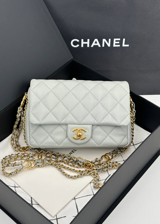 CHANEL Classic Flap CF